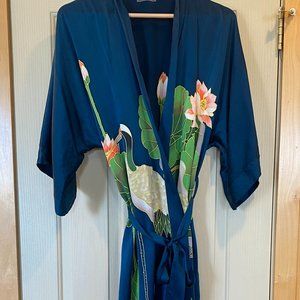 KIM+ONO HANDPAINTED CRANE KIMONO ROBE
